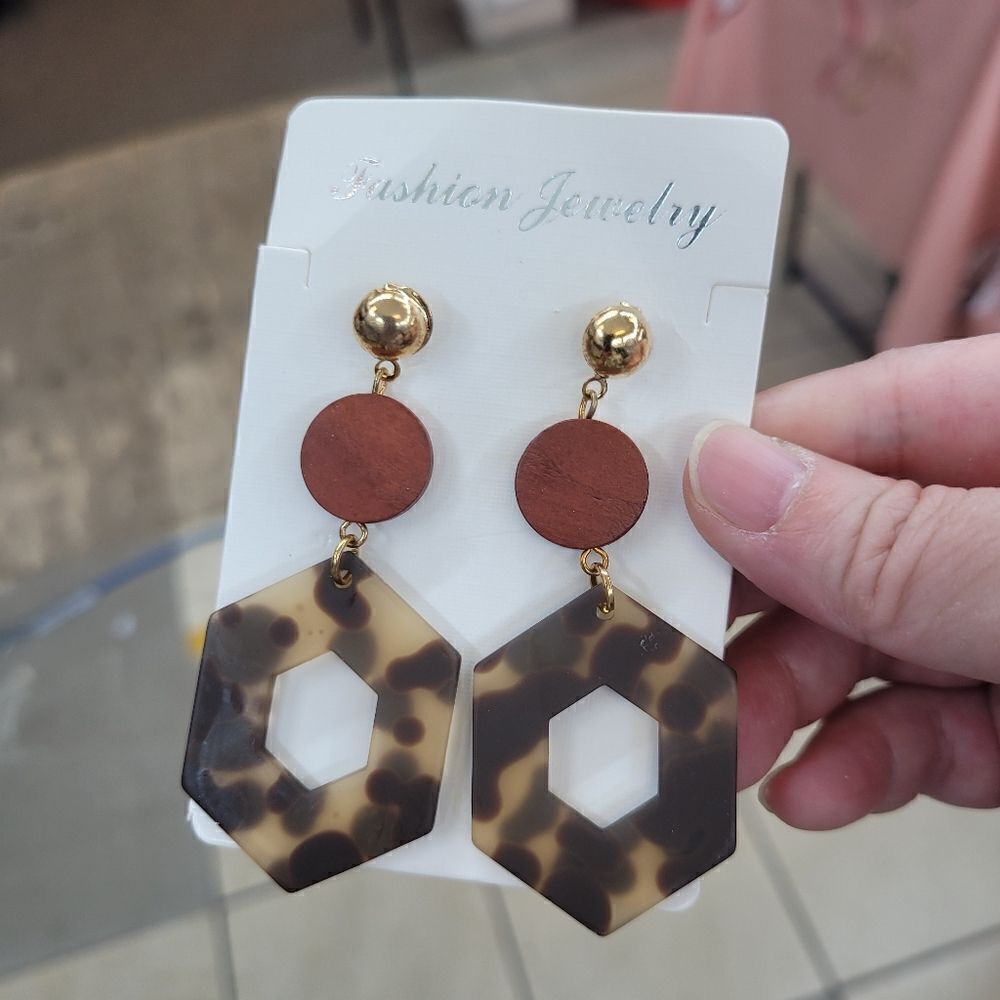 Brand New Vintage Brown Earrings